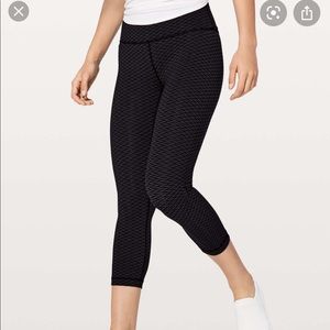 Lululemon Wunder Under Black Crop High Rise size 2